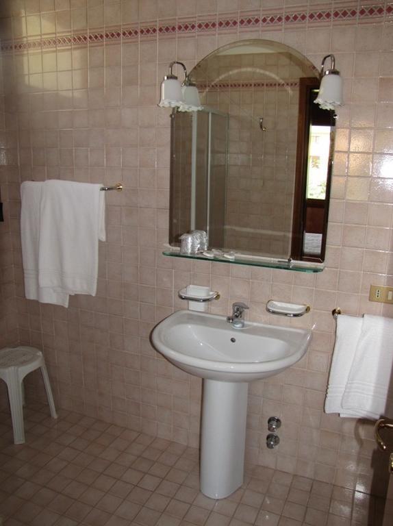Locanda Alla Posta Borso del Grappa Phòng bức ảnh