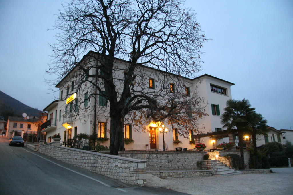 Locanda Alla Posta Borso del Grappa Ngoại thất bức ảnh